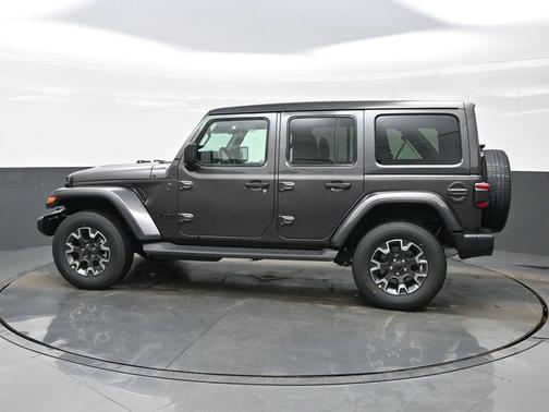 Granite Crystal Metallic Clearcoat 2026 Jeep Wrangler 4-Door Sahara 4x4