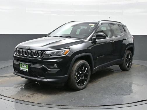 Diamond Black Crystal Pearlcoat 2026 Jeep Compass Latitude