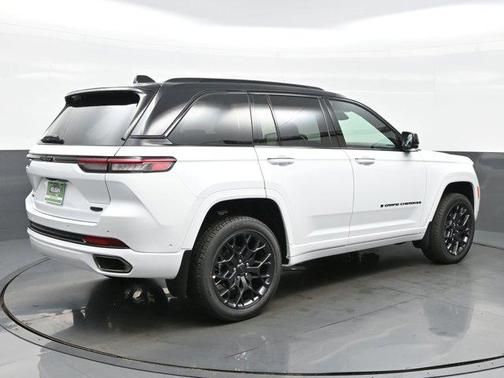 2025 Jeep Grand Cherokee Summit