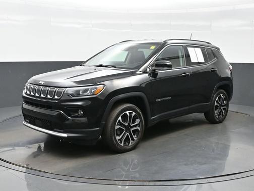 Diamond Black Crystal Pearlcoat 2022 Jeep Compass Limited