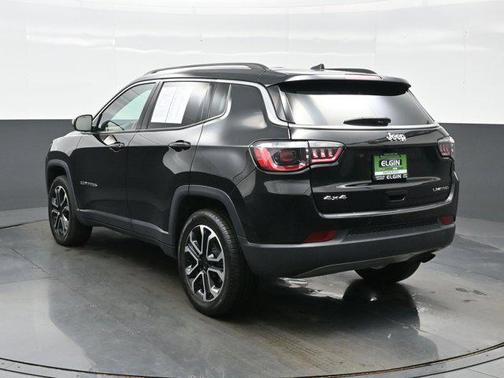 Diamond Black Crystal Pearlcoat 2022 Jeep Compass Limited