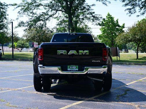 2025 RAM 3500 Tradesman Crew Cab 4x4 8' Box