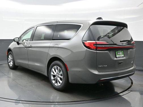 2025 Chrysler Pacifica L