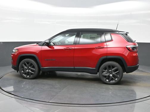 Red Hot Pearlcoat 2026 Jeep Compass Limited