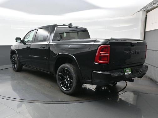 Diamond Black Crystal Pearlcoat 2027 RAM 1500 Limited