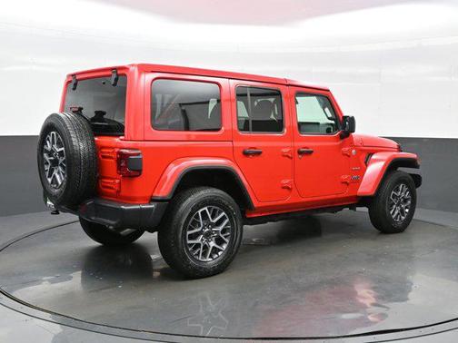 2024 Jeep Wrangler 4-Door Sahara 4x4