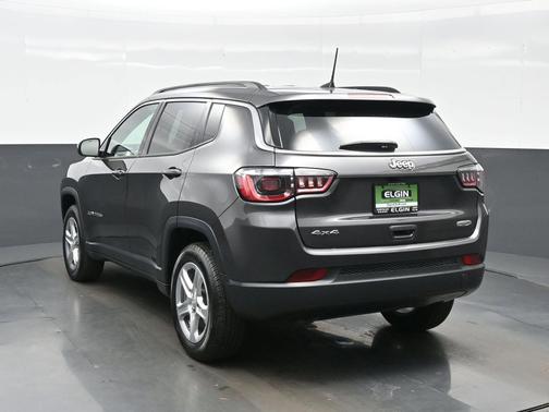 Granite Crystal Metallic Clearcoat 2023 Jeep Compass Latitude