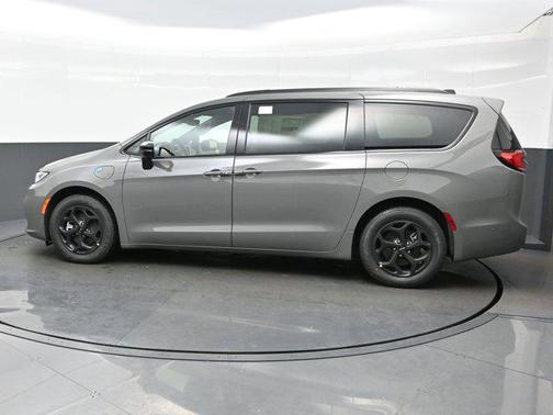 2025 Chrysler Pacifica Hybrid Premium S Appearance Pkg
