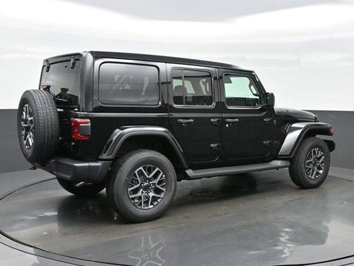 2025 Jeep Wrangler 4-Door Sahara 4x4
