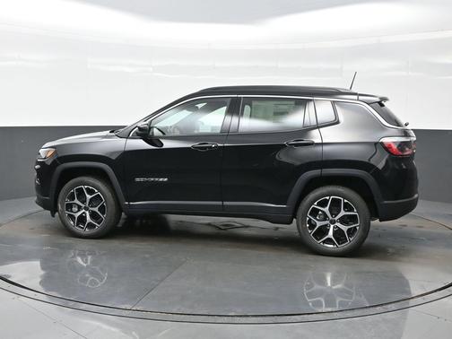 Diamond Black Crystal Pearlcoat 2026 Jeep Compass Limited