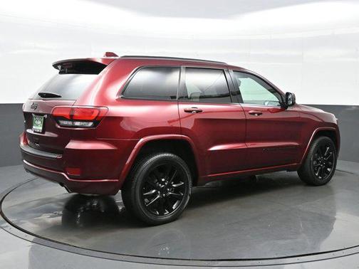 2022 Jeep Grand Cherokee Laredo