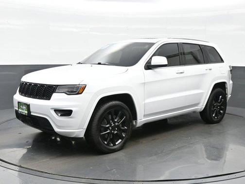 2022 Jeep Grand Cherokee Laredo