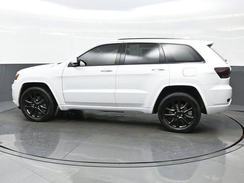 2022 Jeep Grand Cherokee Laredo