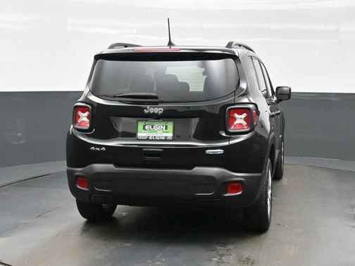 Black Clearcoat 2022 Jeep Renegade Latitude