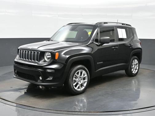 Black Clearcoat 2022 Jeep Renegade Latitude
