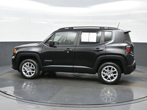 Black Clearcoat 2022 Jeep Renegade Latitude