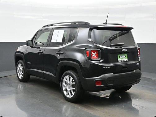 Black Clearcoat 2022 Jeep Renegade Latitude