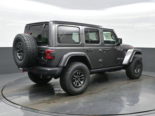 Granite Crystal Metallic Clearcoat 2026 Jeep Wrangler Rubicon