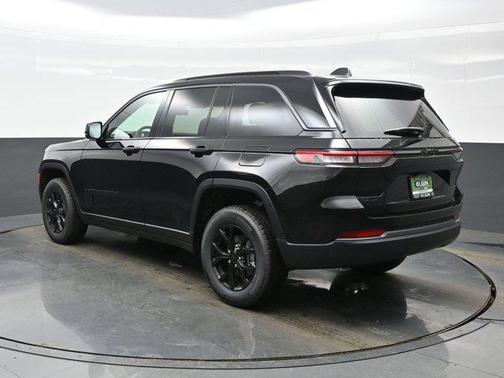 2026 Jeep Grand Cherokee Altitude
