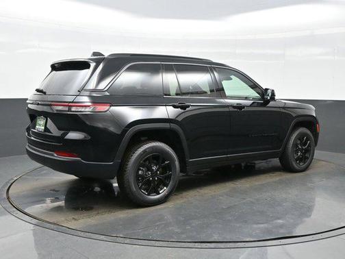 2026 Jeep Grand Cherokee Altitude