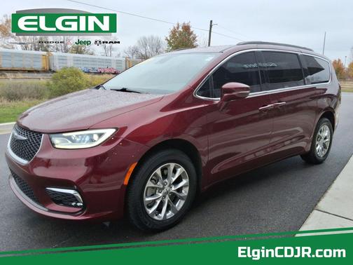 Velvet Red Pearlcoat 2022 Chrysler Pacifica Touring L