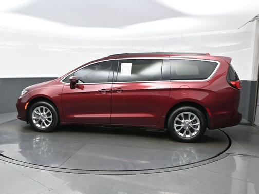 Velvet Red Pearlcoat 2022 Chrysler Pacifica Touring L