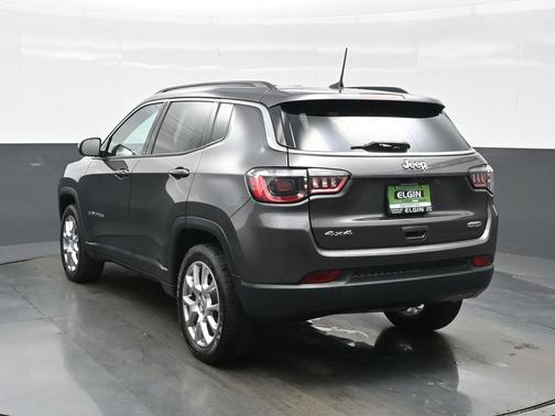 Granite Crystal Metallic Clearcoat 2022 Jeep Compass Latitude Lux