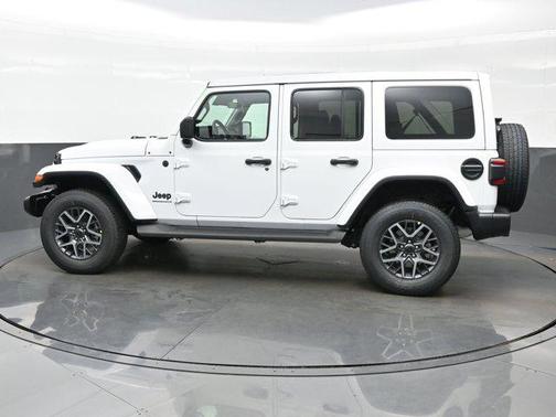 2025 Jeep Wrangler 4-Door Sahara 4x4
