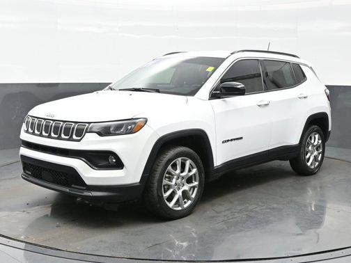 2022 Jeep Compass Latitude Lux