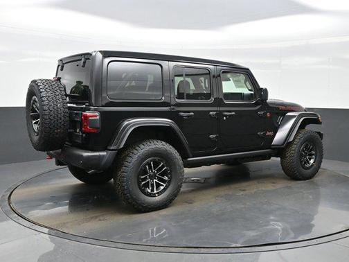 Black Clearcoat 2026 Jeep Wrangler Rubicon