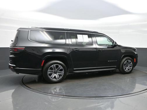 Diamond Black Crystal Pearlcoat 2024 Jeep Wagoneer L Series II 4x4