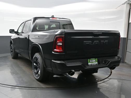 Diamond Black Crystal Pearlcoat 2026 RAM 1500 Big Horn/Lone Star