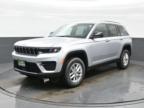 Silver Zynith 2026 Jeep Grand Cherokee Laredo