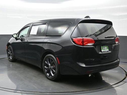 2020 Chrysler Pacifica Touring