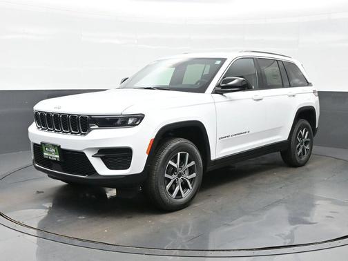 Bright White Clearcoat 2027 Jeep Grand Cherokee Laredo