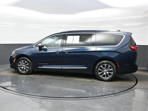 2023 Chrysler Pacifica L