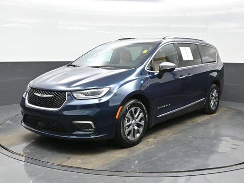 2023 Chrysler Pacifica L