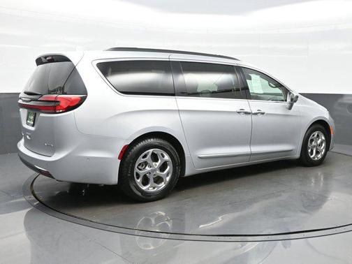 2022 Chrysler Pacifica Limited