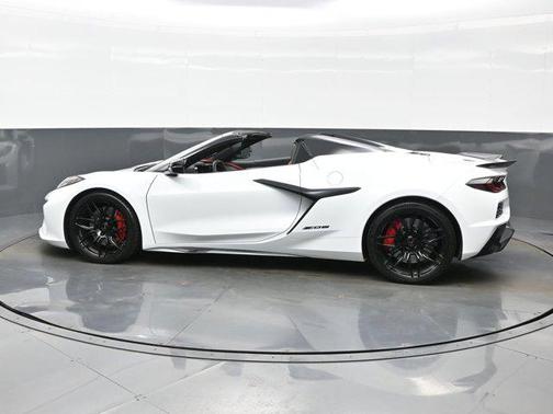 Arctic White 2025 Chevrolet Corvette Z06
