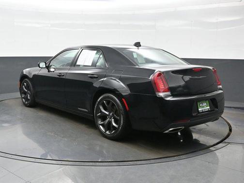 2020 Chrysler 300 Touring