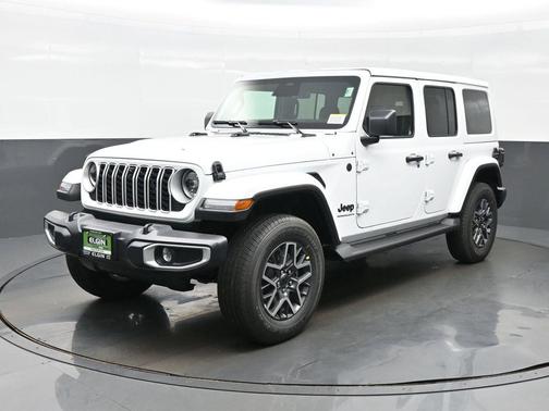 Bright White Clearcoat 2026 Jeep Wrangler 4-Door Sahara 4x4