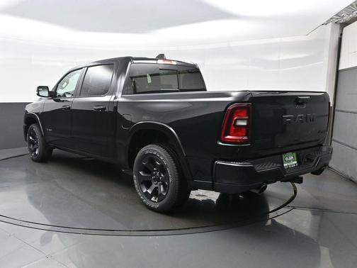 Diamond Black Crystal Pearlcoat 2027 RAM 1500 Big Horn/Lone Star