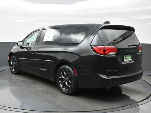 2020 Chrysler Pacifica Touring