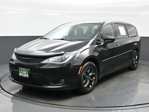 2020 Chrysler Pacifica Touring