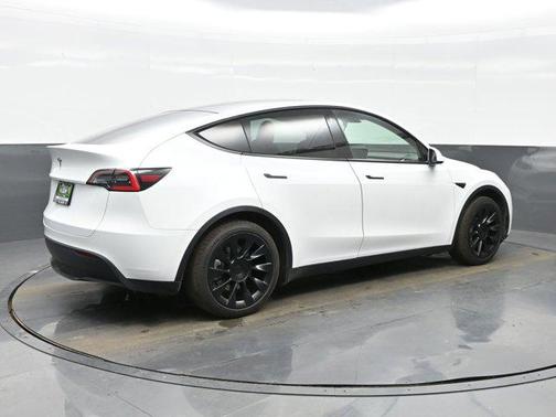 2021 Tesla Model Y Standard Range Rear-Wheel Drive