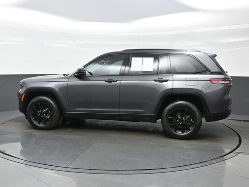 Baltic Gray Metallic Clearcoat 2024 Jeep Grand Cherokee Altitude