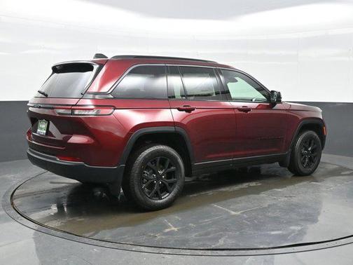 2026 Jeep Grand Cherokee Altitude