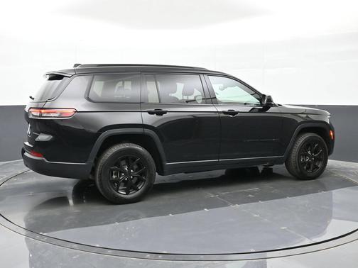 Diamond Black Crystal Pearlcoat 2024 Jeep Grand Cherokee L Altitude