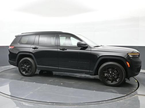 Diamond Black Crystal Pearlcoat 2024 Jeep Grand Cherokee L Altitude
