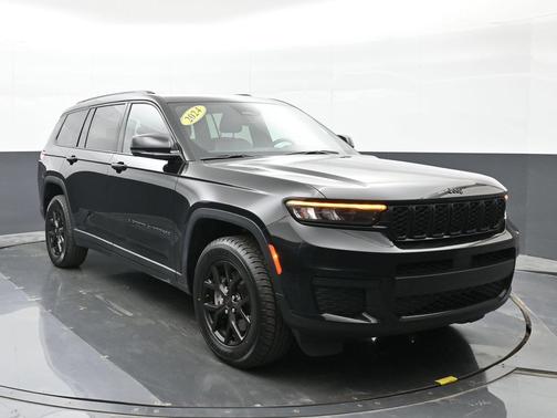 Diamond Black Crystal Pearlcoat 2024 Jeep Grand Cherokee L Altitude